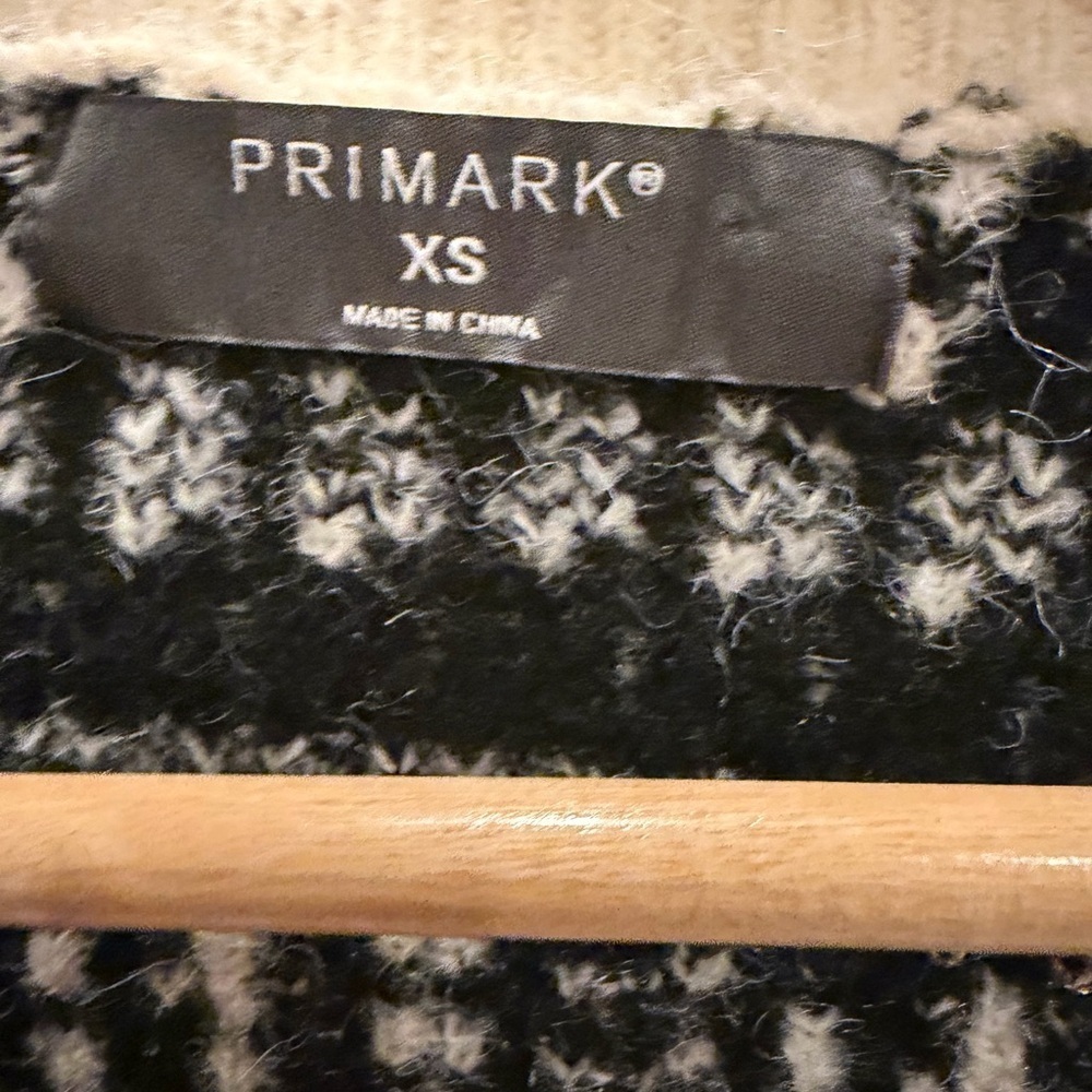 Primark Chic Black and Cream Knit Cozy Cardigan - Picture 3 of 6